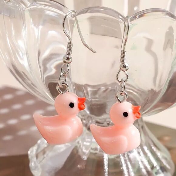 🆕Pink Duck Charm Dangle Earrings - Picture 3 of 5